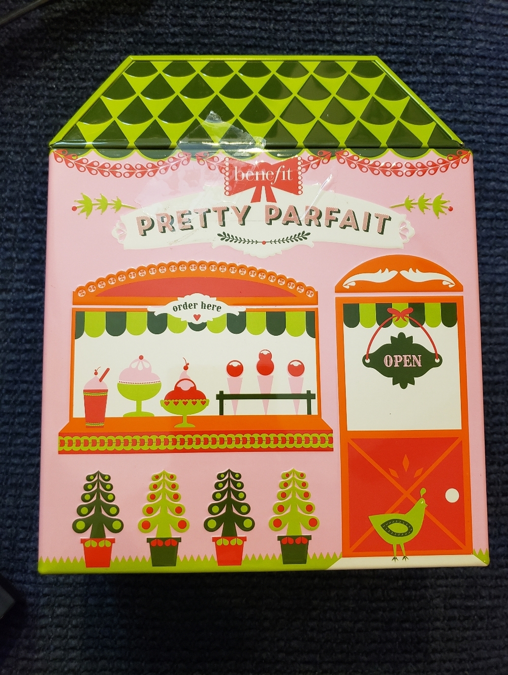 Benefit Pretty Parfait Pink & Green Party Favor Box